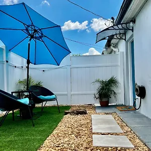 Restful Sleep - Close To Tpa Guest house Tampa